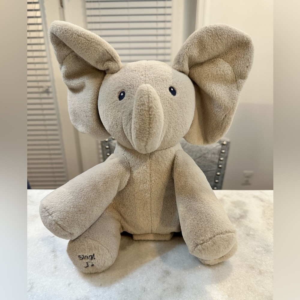 GUND Flappy Elephant Interactive Plush Toy | Sing and Speaks in English Like New